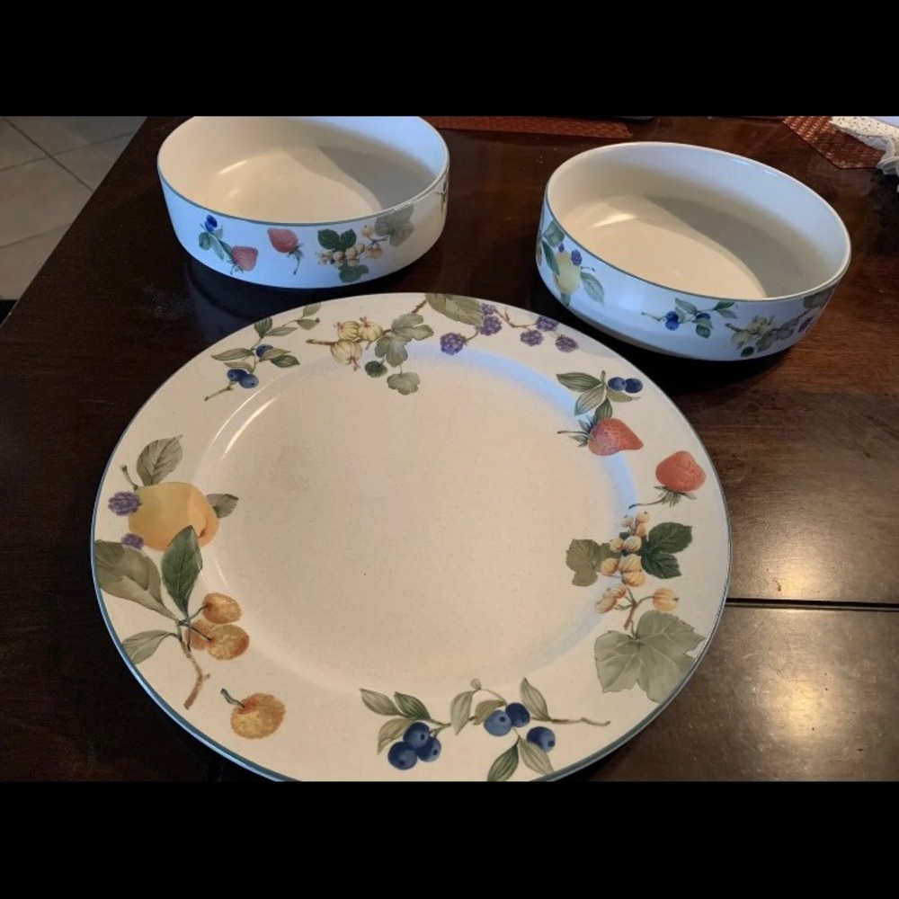 Mikasa Intaglio Fresh Fruit Platter & Vegetable Bowls